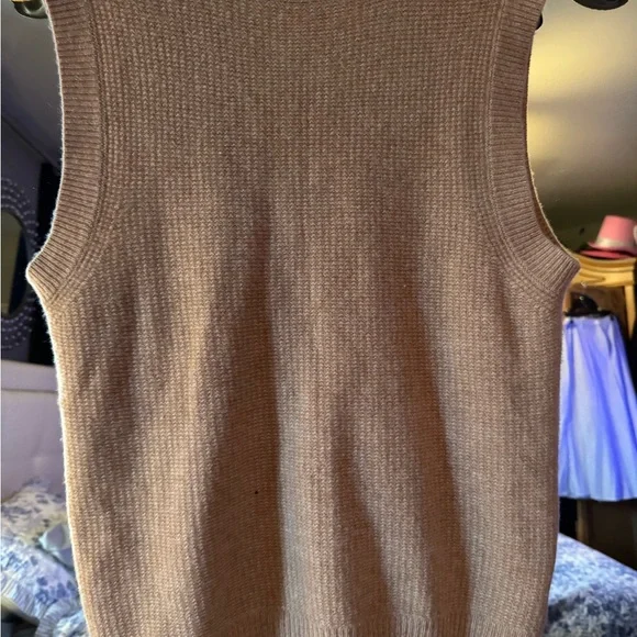 Merino wool sweater vest - Picture 3 of 8
